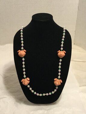 VERY COOL BEADED PEARLS & PIGS MARDI GRAS TYPE NECKLACE FEATURING 4 PIGS HOGS